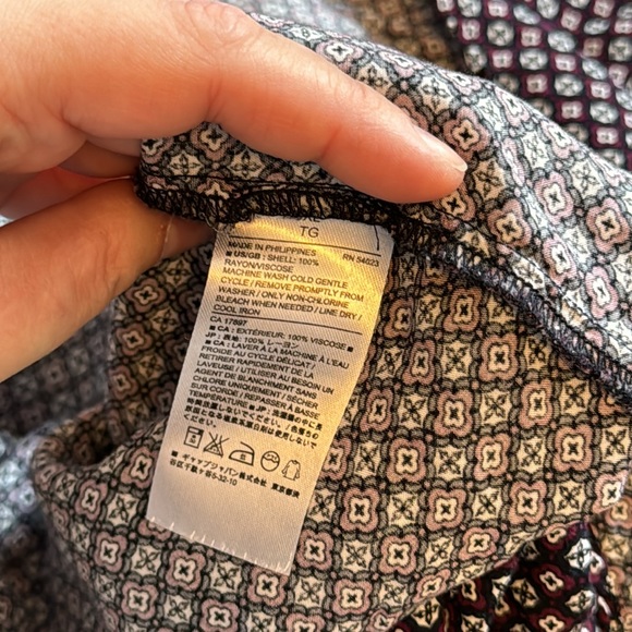 Banana Republic deep purple/plum patterned tank top size XL - Picture 5 of 5